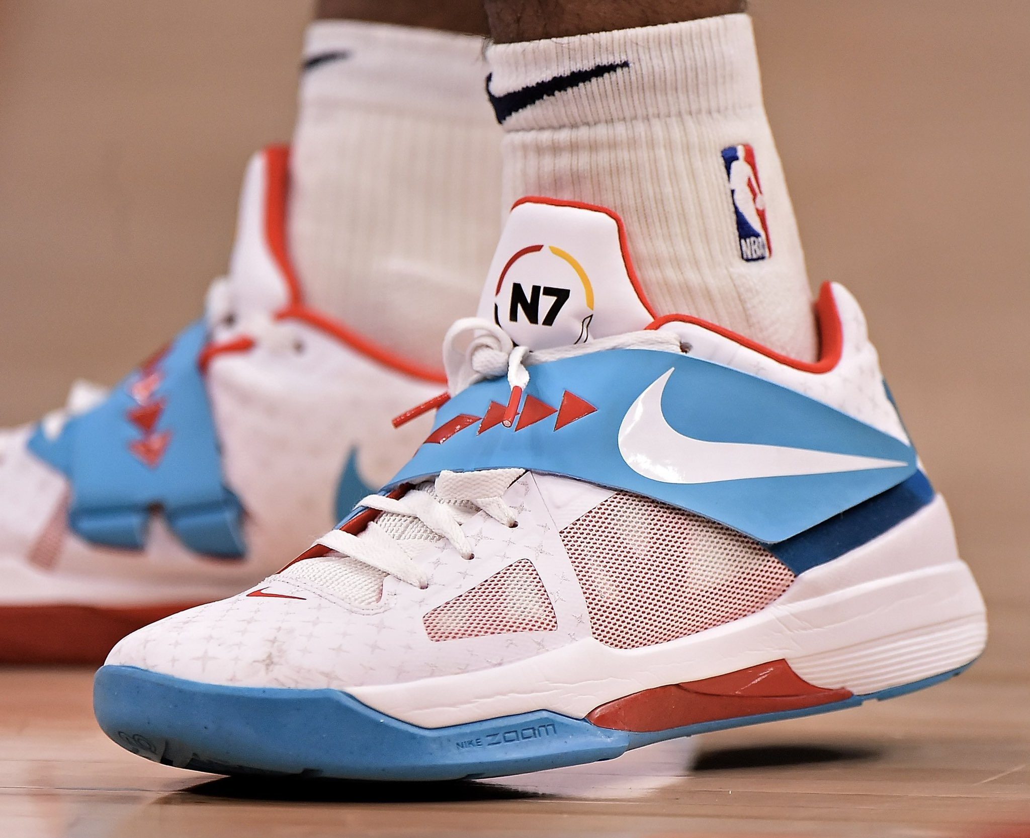 邀请玩家在 邀请玩家在